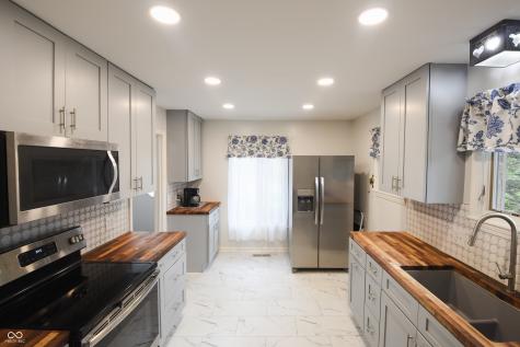 5533 Roxbury Terrace Indianapolis IN 46226
