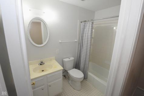 5533 Roxbury Terrace Indianapolis IN 46226