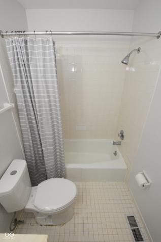 5533 Roxbury Terrace Indianapolis IN 46226