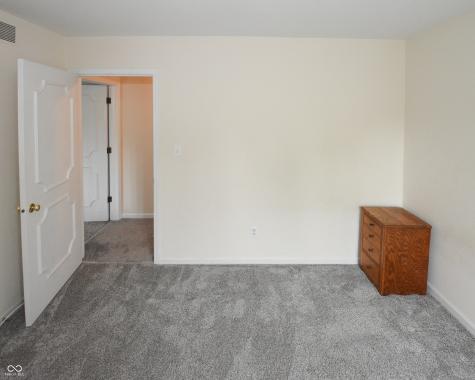 5533 Roxbury Terrace Indianapolis IN 46226