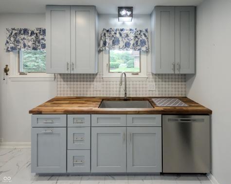 5533 Roxbury Terrace Indianapolis IN 46226