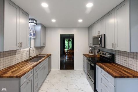 5533 Roxbury Terrace Indianapolis IN 46226