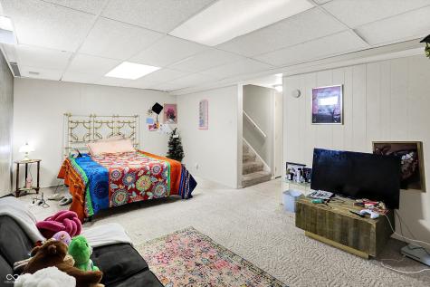8121 Bromley Place Indianapolis IN 46219
