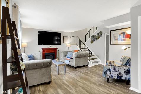 8121 Bromley Place Indianapolis IN 46219