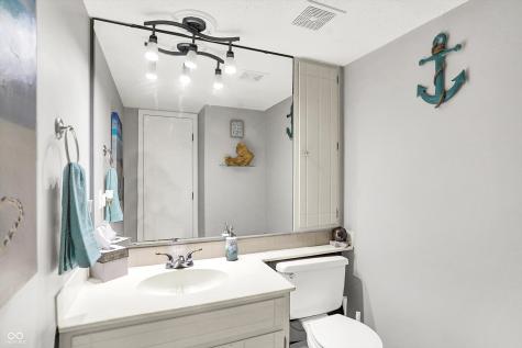 8121 Bromley Place Indianapolis IN 46219