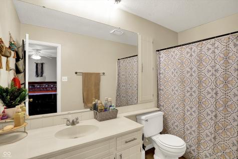 8121 Bromley Place Indianapolis IN 46219