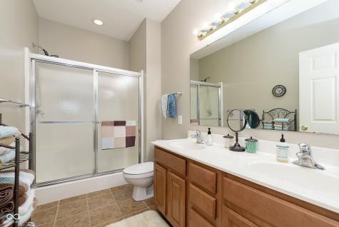 5225 Dunewood Way Avon IN 46123