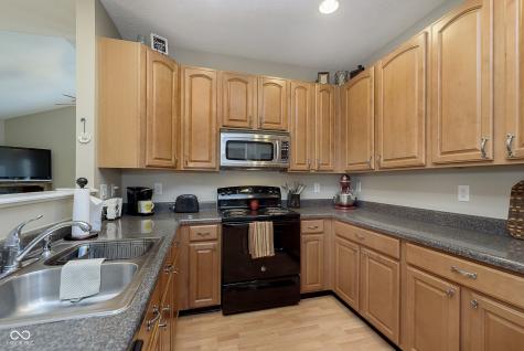 5225 Dunewood Way Avon IN 46123