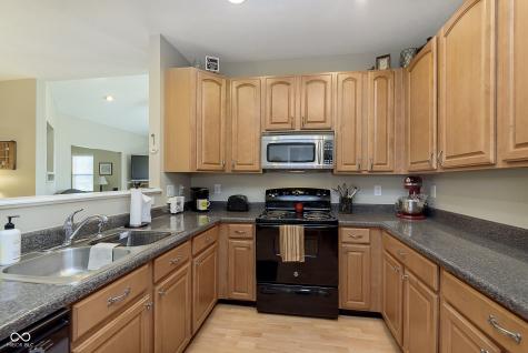 5225 Dunewood Way Avon IN 46123