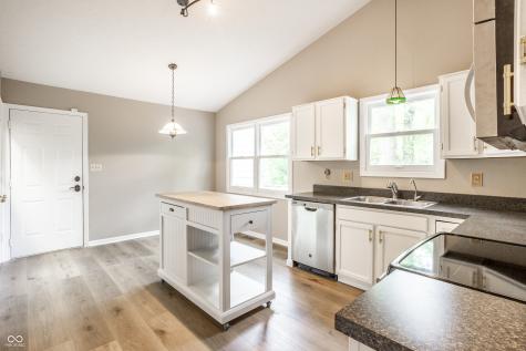 5204 Whipple Wood Court Indianapolis IN 46226