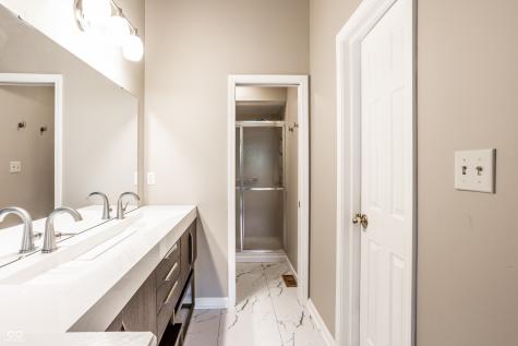 5204 Whipple Wood Court Indianapolis IN 46226