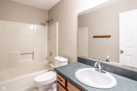 5204 Whipple Wood Court Indianapolis IN 46226