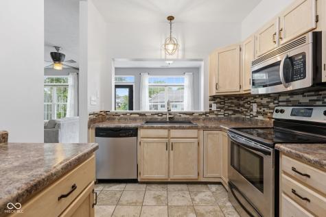 8016 Windham Lake Way Indianapolis IN 46214