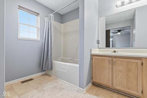 8016 Windham Lake Way Indianapolis IN 46214