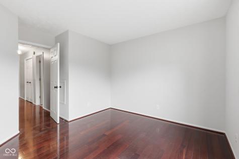 8016 Windham Lake Way Indianapolis IN 46214