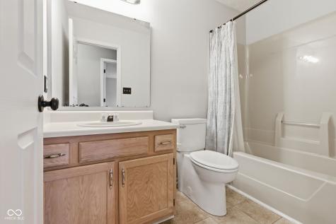 8016 Windham Lake Way Indianapolis IN 46214