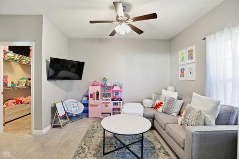 1120 Falcon Ridge Carmel IN 46280