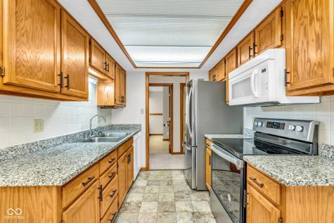 1281 E Holiday Lane Brownsburg IN 46112