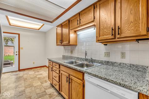 1281 E Holiday Lane Brownsburg IN 46112