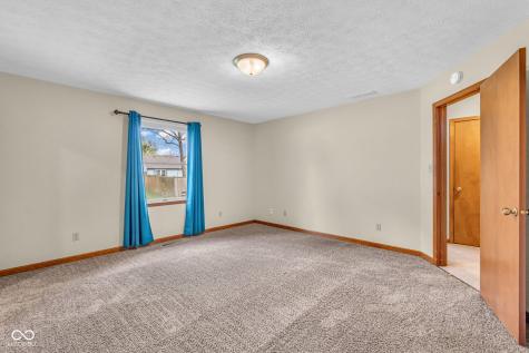 1281 E Holiday Lane Brownsburg IN 46112