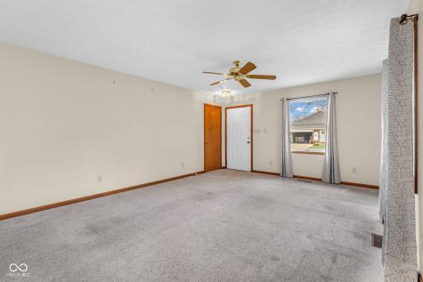 1281 E Holiday Lane Brownsburg IN 46112
