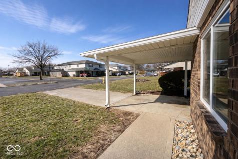 2872 Two Worlds Drive Columbus IN 47201