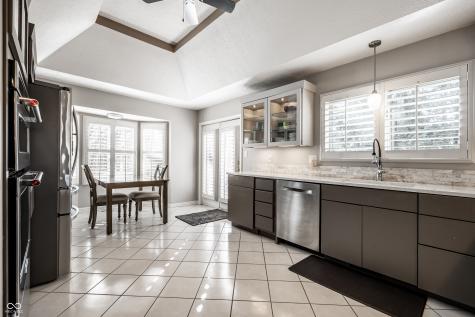 8316 Seabridge Way Indianapolis IN 46240