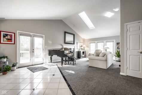 8316 Seabridge Way Indianapolis IN 46240