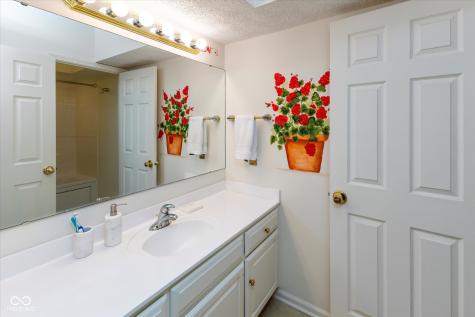 7601 Newport Bay Drive Indianapolis IN 46240