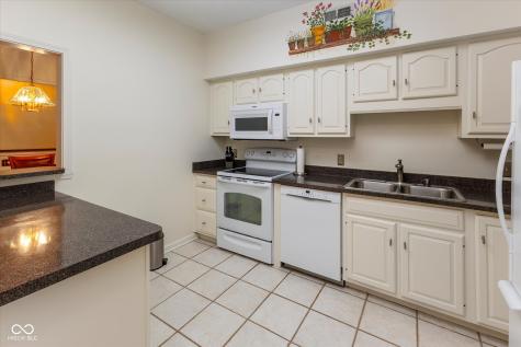 7601 Newport Bay Drive Indianapolis IN 46240
