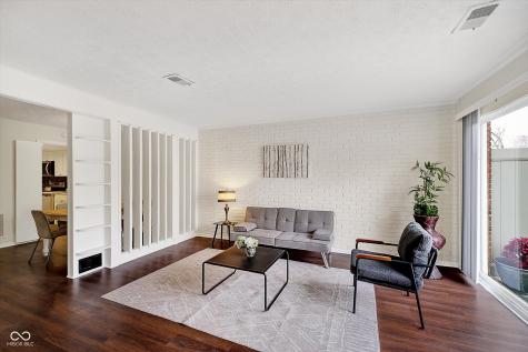 7472 Countrybrook Drive Indianapolis IN 46260