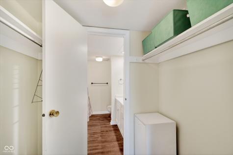 7472 Countrybrook Drive Indianapolis IN 46260