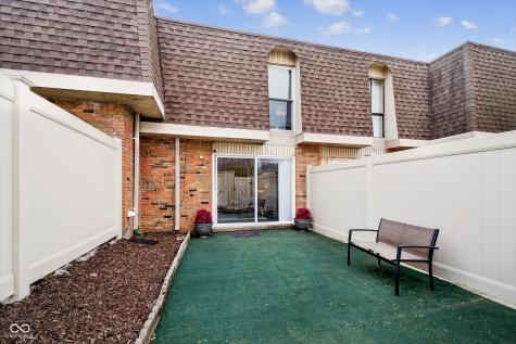 7472 Countrybrook Drive Indianapolis IN 46260