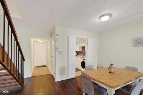 7472 Countrybrook Drive Indianapolis IN 46260