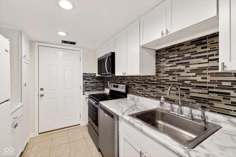 7472 Countrybrook Drive Indianapolis IN 46260