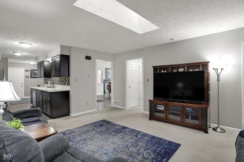 9242 Golden Leaf Way Indianapolis IN 46260