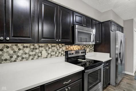 9242 Golden Leaf Way Indianapolis IN 46260