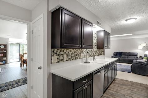 9242 Golden Leaf Way Indianapolis IN 46260