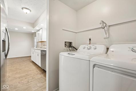 525 Paradise Way E Greenwood IN 46143