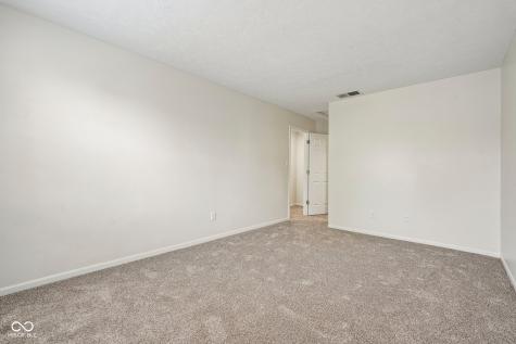 525 Paradise Way E Greenwood IN 46143