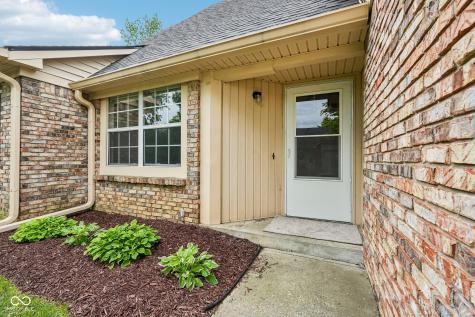 525 Paradise Way E Greenwood IN 46143