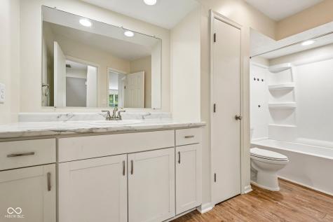 525 Paradise Way E Greenwood IN 46143