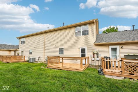 525 Paradise Way E Greenwood IN 46143