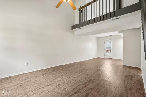 525 Paradise Way E Greenwood IN 46143
