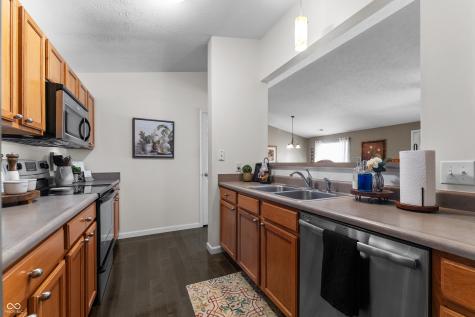 6231 Amber Creek Lane Indianapolis IN 46237
