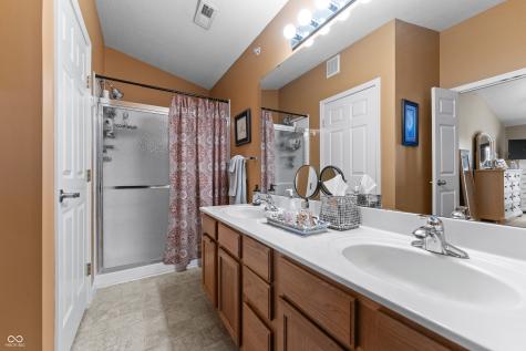 6231 Amber Creek Lane Indianapolis IN 46237