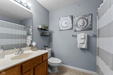 6231 Amber Creek Lane Indianapolis IN 46237