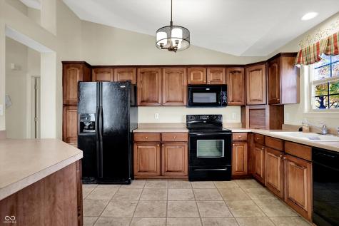12622 Whisper Way Fishers IN 46037