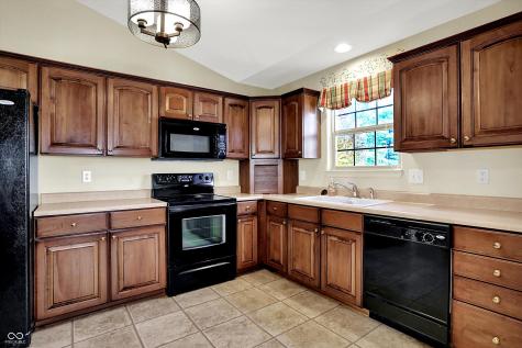 12622 Whisper Way Fishers IN 46037