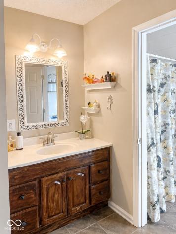 937 Ardsley Drive Indianapolis IN 46234